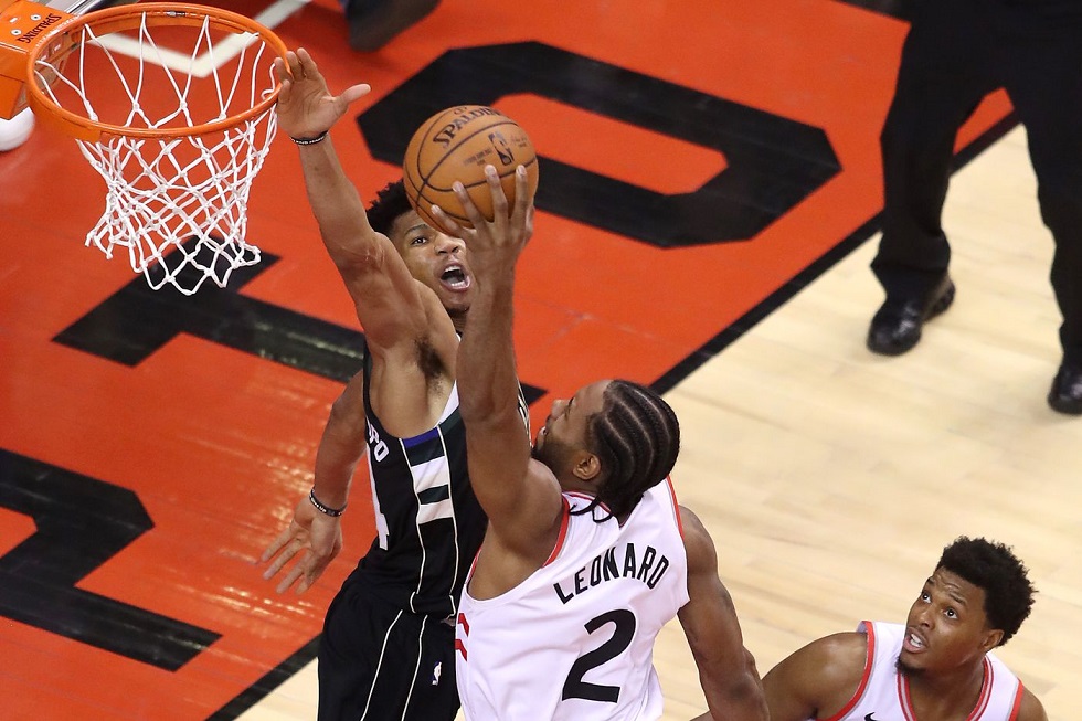 NBA Top 5: Ο Λέοναρντ κάνει… πόστερ τον Γιάννη (vid)