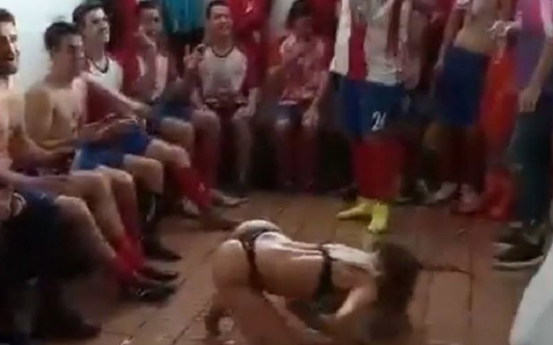 Ομάδα γιόρτασε την άνοδό της με… στριπτιζέζ