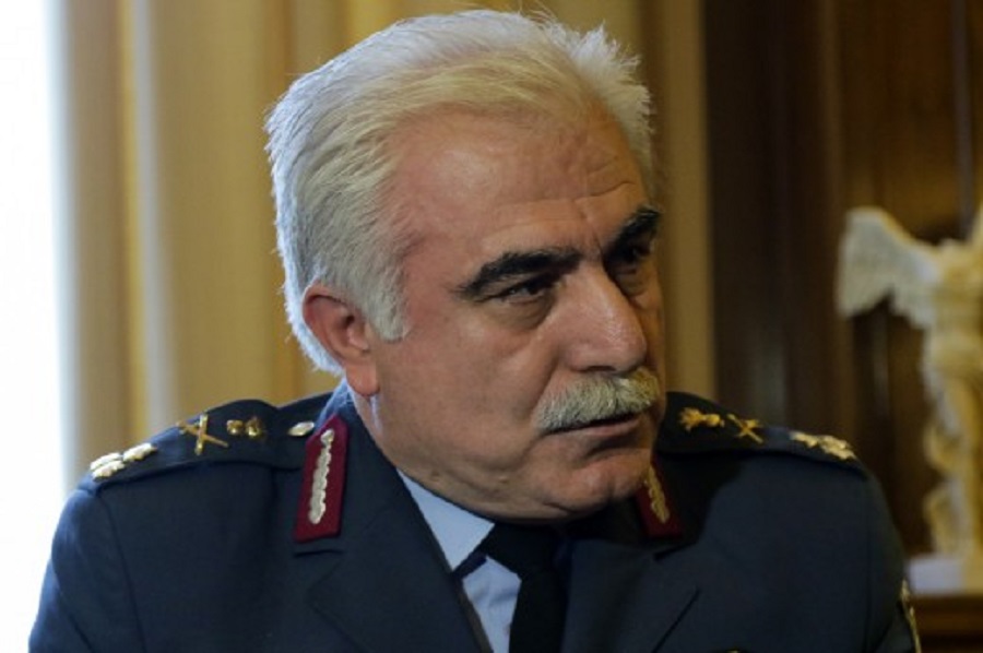Ο αρχηγός της ΕΛ.ΑΣ. πήγε σε προεκλογική συγκέντρωση του ΣΥΡΙΖΑ – Κινδυνεύει με ΕΔΕ