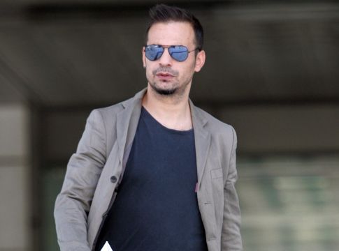 Άσε τα σάπια, πες για την κλοπή και μην κάνεις την πάπια