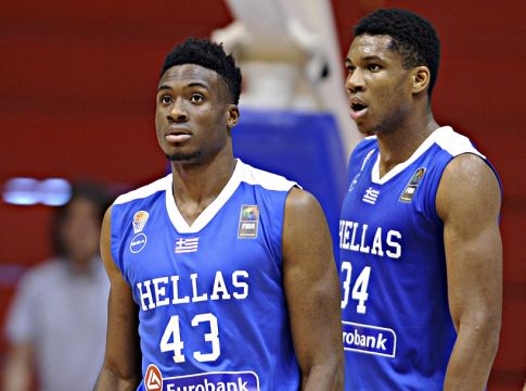 Αντετοκούνμπο on tour με τη Γαλανόλευκη!