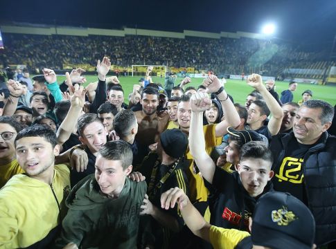 Διαβάστε και ακούστε υπεύθυνα