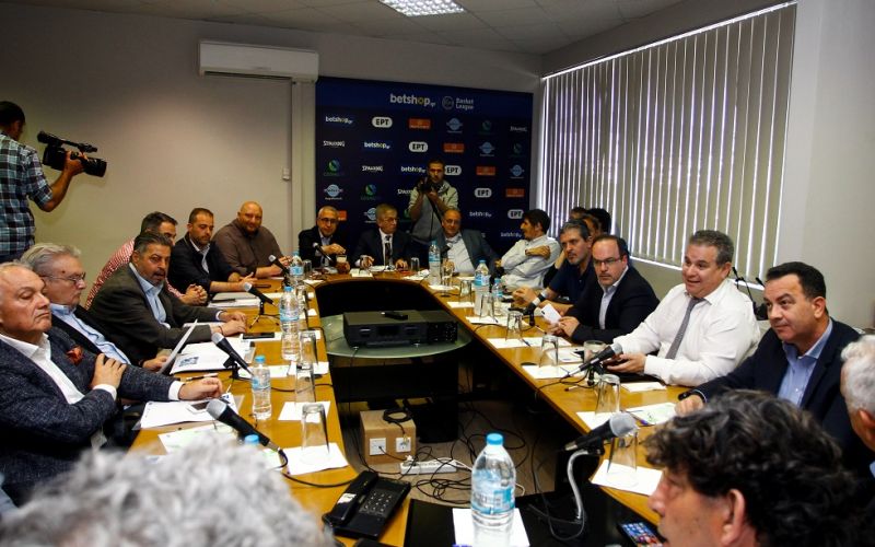 Απορρίφθηκε χωρίς ψηφοφορία το θέμα των ξένων διαιτητών