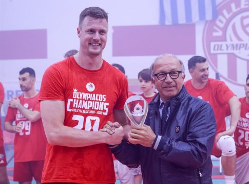 MVP της Volley League ο Ραουβέρντινκ