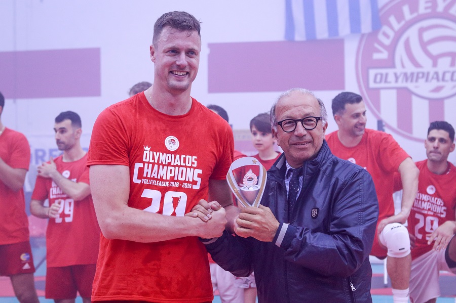 MVP της Volley League ο Ραουβέρντινκ