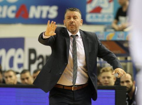 Συγκλονιστικές στιγμές: Ξέσπασε σε λυγμούς ο Παπαθεοδώρου