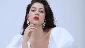 Τι δήλωσε η Ντούσκα κατά την άφιξη της στην Ελλάδα; (vid)