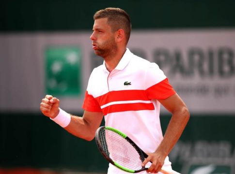 Ρολάν Γκαρός: Με Κραΐνοβιτς στους «32» ο Τσιτσιπάς