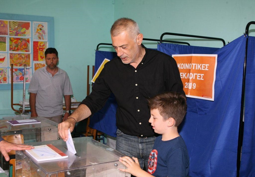 Ψήφισε ο Γιάννης Μώραλης: «Κορυφαία διαδικασία της δημοκρατίας» (pics & vid)