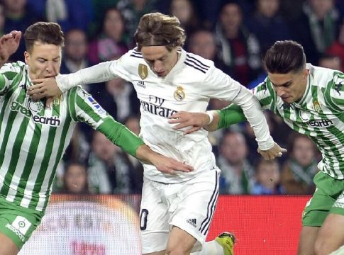 Μόντριτς : «Ποιος δεν θα ήθελε να τελειώσει την καριέρα του στη Ρεάλ;»