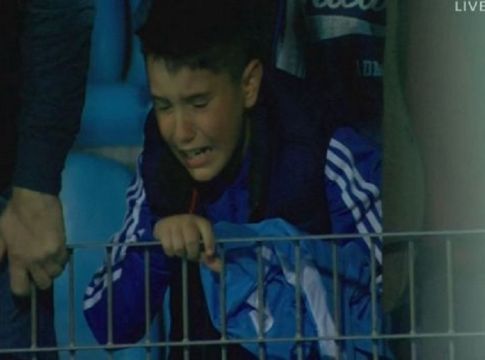 Τα δάκρυα του πιτσιρικά για τον υποβιβασμό του ΠΑΣ