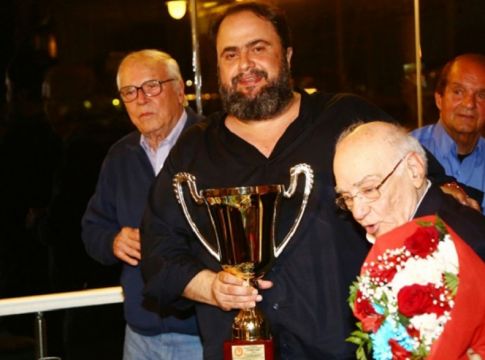 Οι Θρύλοι του Ολυμπιακού τίμησαν τον Βαγγέλη Μαρινάκη (pics)
