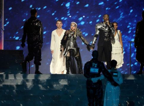 Madonna: Σκιά του εαυτού της στη Eurovision