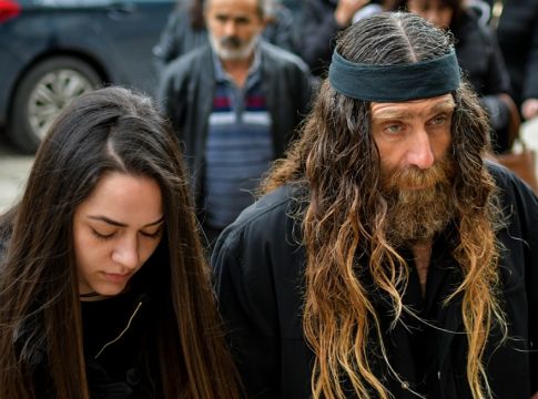 Πατέρας Βαγγέλη Γιακουμάκη: «Θέλω να ακουστούν όλες οι αλήθειες» – Διεκόπη η δίκη των εννέα Κρητικών