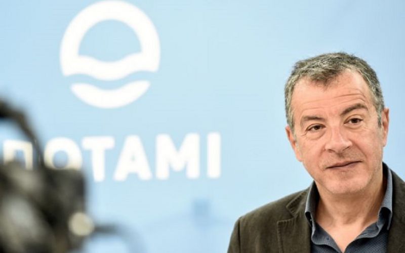 Παραιτείται από επικεφαλής του Ποταμιού ο Σταύρος Θεοδωράκης