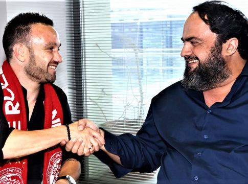 Ο διάλογος Μαρινάκη – Βαλμπουενά μετά τις υπογραφές