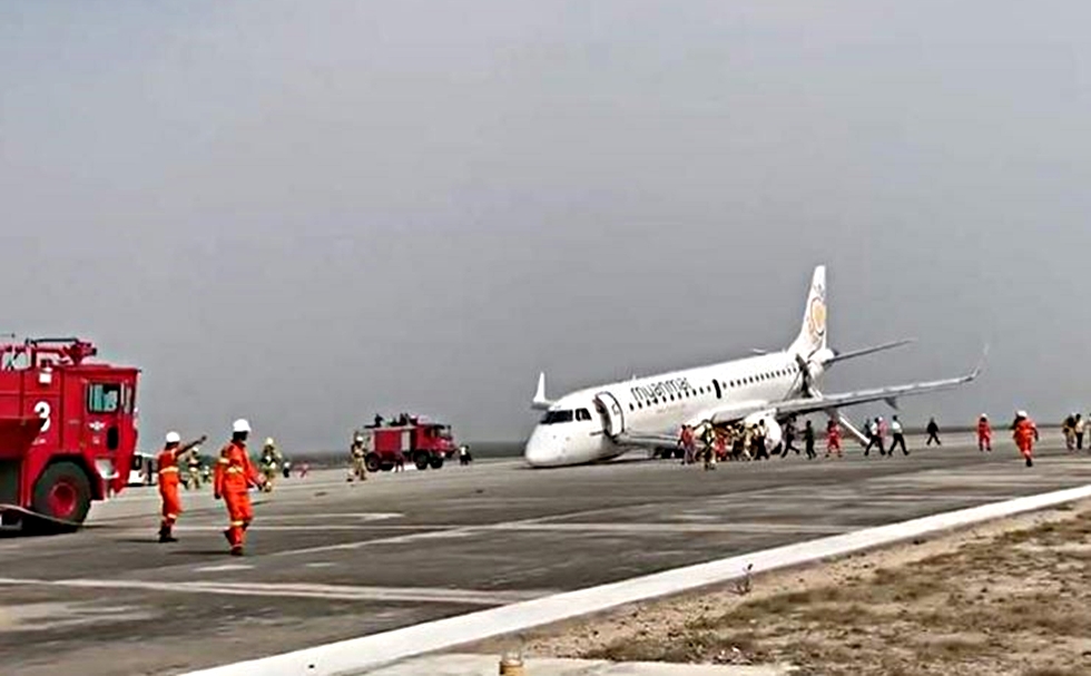 Μιανμάρ: Πιλότος προσγείωσε αεροσκάφος χωρίς μπροστινούς τροχούς (vid)