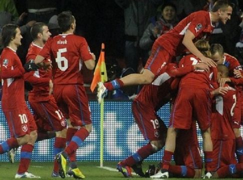 Προβάδισμα η έδρα στην Πράγα