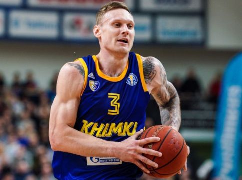 Tίμα: «Αυτός μας έκλεψε στα αποδυτήρια» (pic)