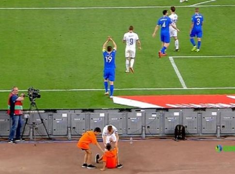 Πρώτο θέμα στη Sun ο Μπαρέλα και το άτυχο ball boy στο ΟΑΚΑ (pics, vid)