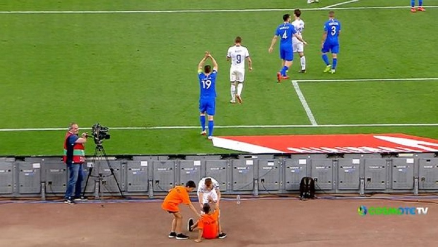 Πρώτο θέμα στη Sun ο Μπαρέλα και το άτυχο ball boy στο ΟΑΚΑ (pics, vid)