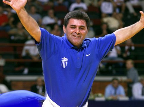 Ο Μπάμπης ο γίγαντας!