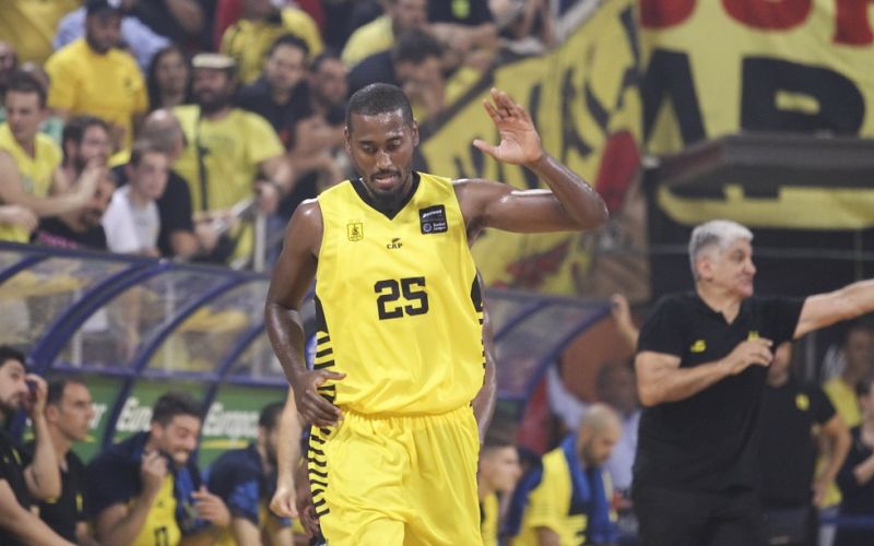Η FIBA δικαίωσε τον Ουίβερ, αντιμέτωπος με 9ο ban ο Αρης!