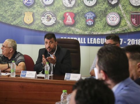 Λεουτσάκος: «Στον αέρα το πρωτάθλημα της Super League 2»