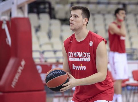 Αγραβάνης: «Είμαι απόλυτα υγιής και θέλω να μείνω στην ομάδα της καρδιάς μου»