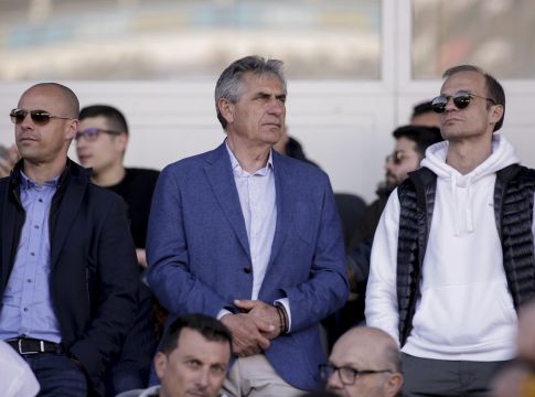 Γιαννακόπουλε, Μπασινά, συμφωνείτε με τις τρέλες του Αγγελου;