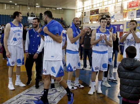 Ιωνικός: Μένουν στην ομάδα οι Καράμπουλας και Κατούφας
