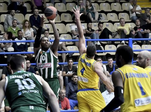 Ο Ζώης έχει το… πακέτο