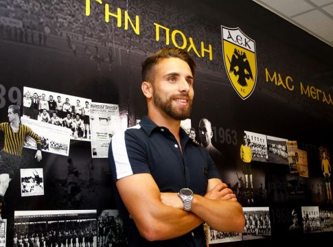 Παουλίνιο: «Χαρούμενος που υπέγραψα σε ένα τόσο ιστορικό κλαμπ» (pic)