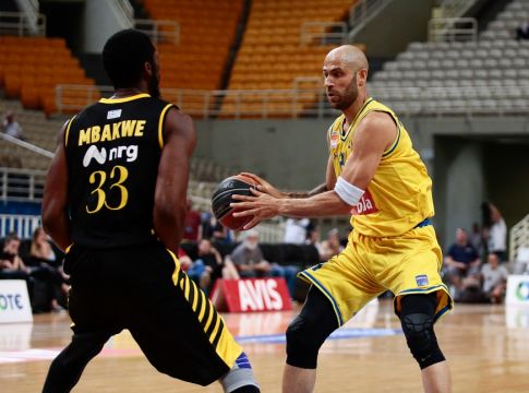 ΑΕΚ – Περιστέρι 66-67