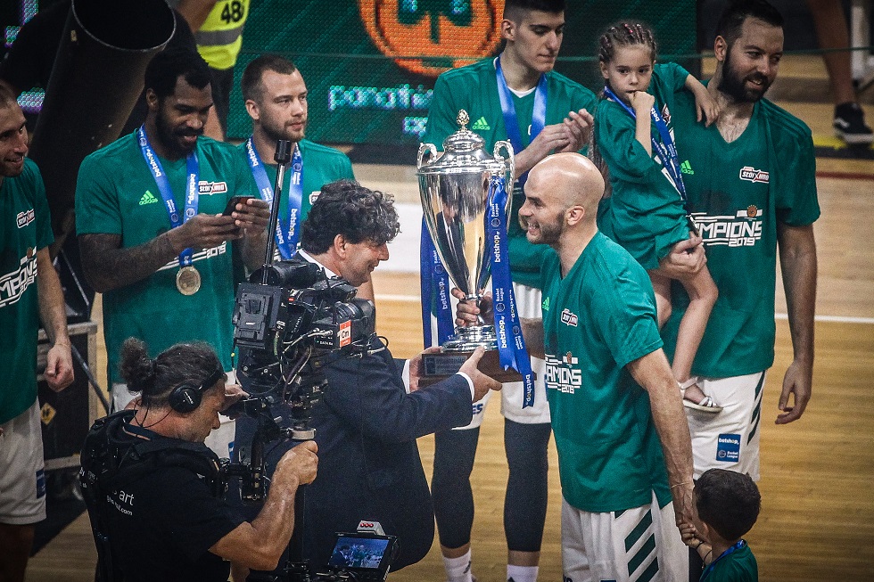 Καλάθης: «Ελπίζω να πάμε του χρόνου στο Final Four»