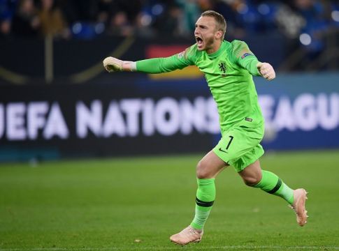 Πέμπτος τερματοφύλακας σε συμμετοχές στην Ολλανδία ο Σίλεσεν