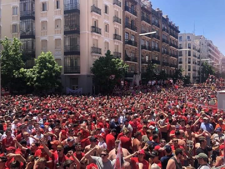 Συγκλονιστική ατμόσφαιρα στη Μαδρίτη από τους οπαδούς της Λίβερπουλ! (vids)