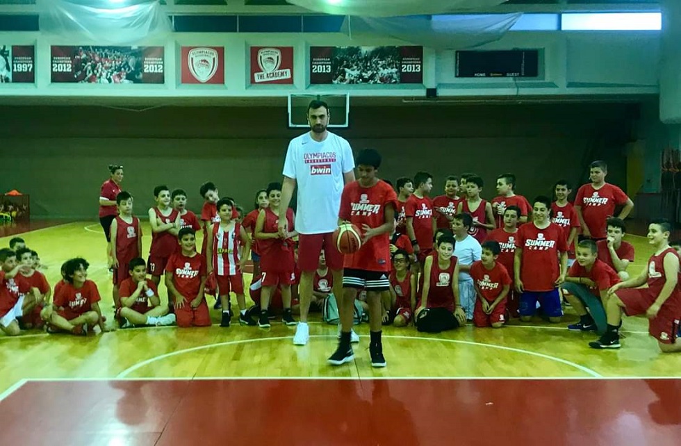 Με Μιλουτίνοφ το Summer Camp των Ακαδημιών του Ολυμπιακού (pics+vid)