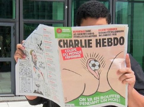 Σάλος με το νέο εξώφυλλο του Charlie Hebdo (pic/vid)