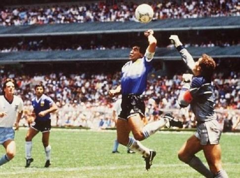 Σας μιλάει ο Ντιέγκο Μαραντόνα…