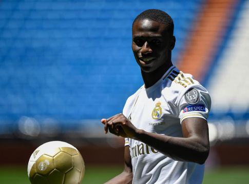 Συγκλονιστικός Μεντί : «Οι γιατροί μου είχαν πει ότι δεν θα ξαναπαίξω μπάλα, κινδύνεψα να χάσω το πόδι μου»