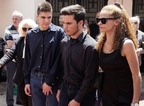 Θλίψη στο τελευταίο αντίο του Κώστα Ευριπιώτη