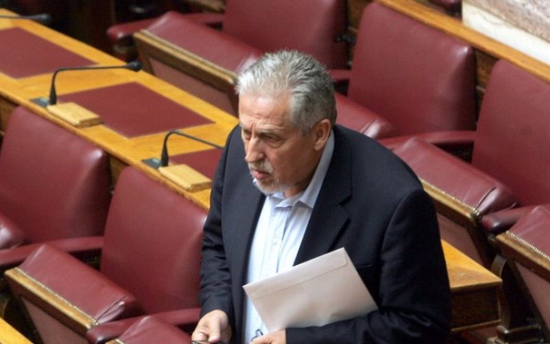 Σοκάρει ο θάνατος του Γιάννη Μανώλη: Κατέρρευσε μετά από μπάνιο στη θάλασσα