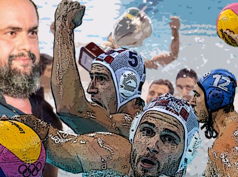 Ο… καθηγητής Βλάχος καλωσορίζει τα νέα μέλη της ερυθρόλευκης «συμμορίας» (vid)
