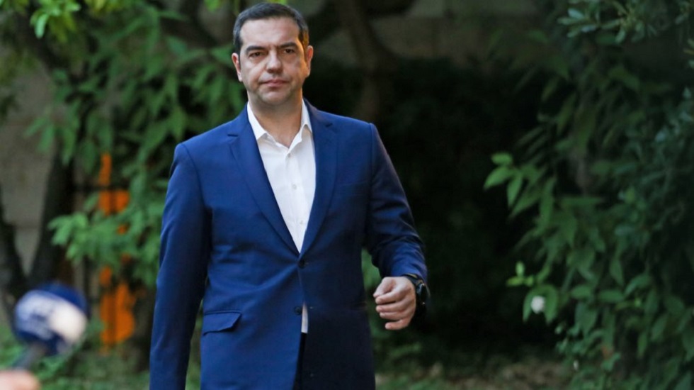 To twitter «γλέντησε» τον…. επαναστάτη Τσίπρα