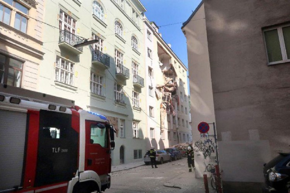 Έκρηξη στη Βιέννη – Κατέρρευσαν όροφοι από 2 κτίρια (pics)