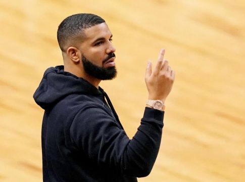 Ο Drake έκανε σαν τρελός με τη νίκη των Ράπτορς! (vid)
