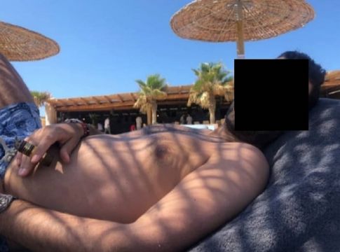 Αποκάλυψη: «Μπον βιβέρ» στην Μύκονο, με πούρα Αβάνας, ένας εκ των βασικών υπευθύνων ασφαλείας της Βουλής!