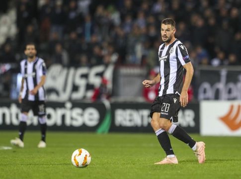 «Κοιτάζει Σάκχοφ η Λέτσε»