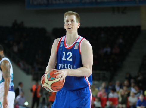 Μια «ανάσα» από τον Μότουμ η Βαλένθια